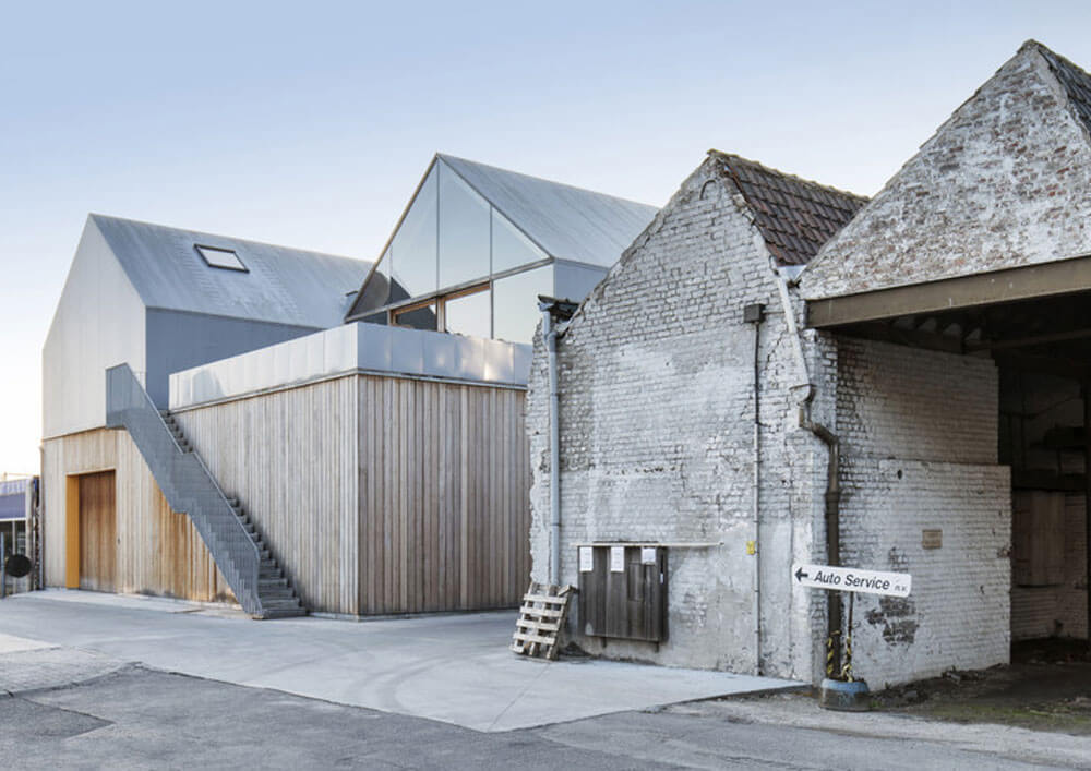 Sydney Roof Painting offers comprehensive solutions to restore and maintain the appearance of your roof!